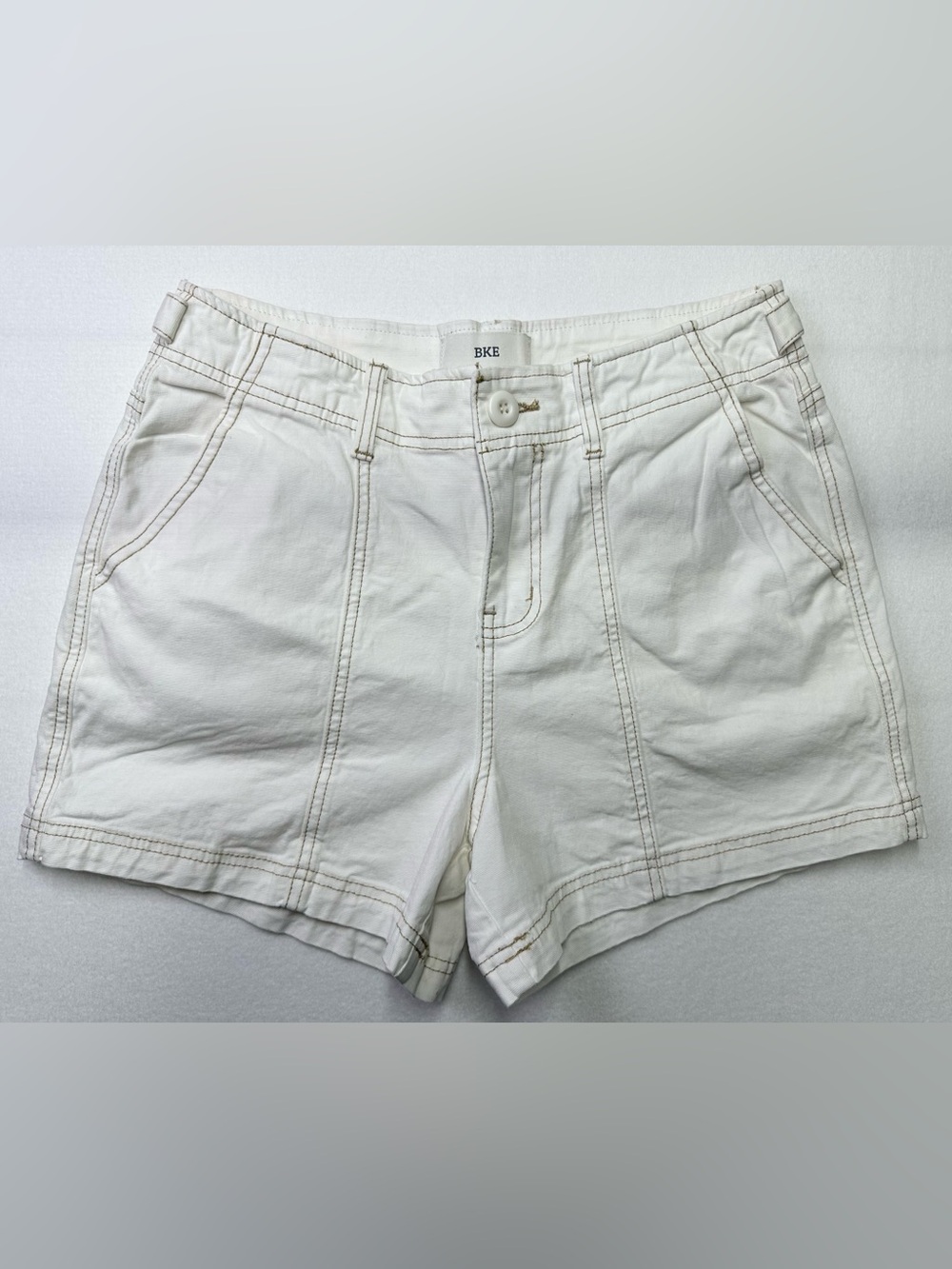 BKE White High-Waist Casual Shorts